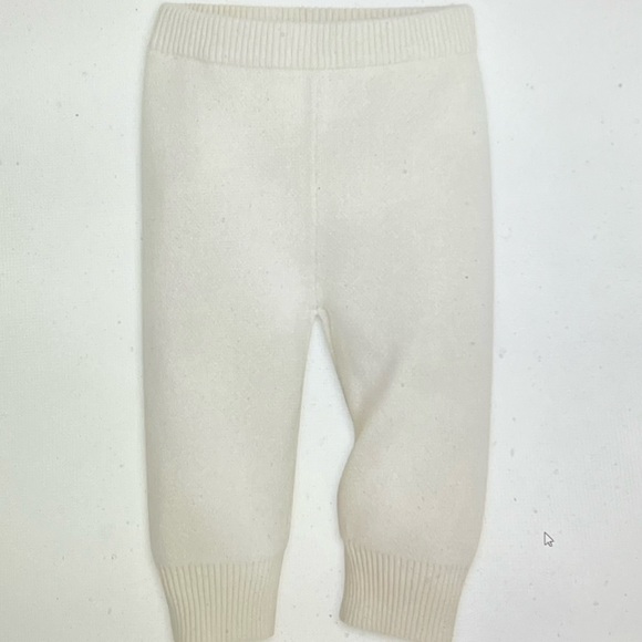 NWT - Disney baby 3 piece infant gift set in gift box.  Size 9-12 months. - Picture 7 of 10